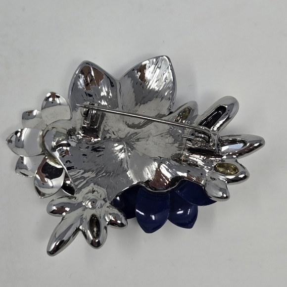 NWT SIMPLY VERA VERA WANG SILVER BLUE PINK FLORAL BROOCH FASHION JEWELRY WOMEN - Picture 6 of 10